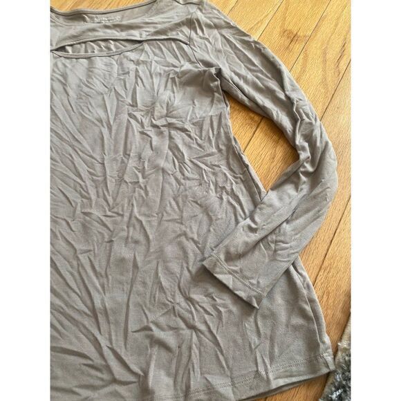 Soft Surroundings, women's grey long sleeve peek a boo tunic size small - Picture 3 of 7